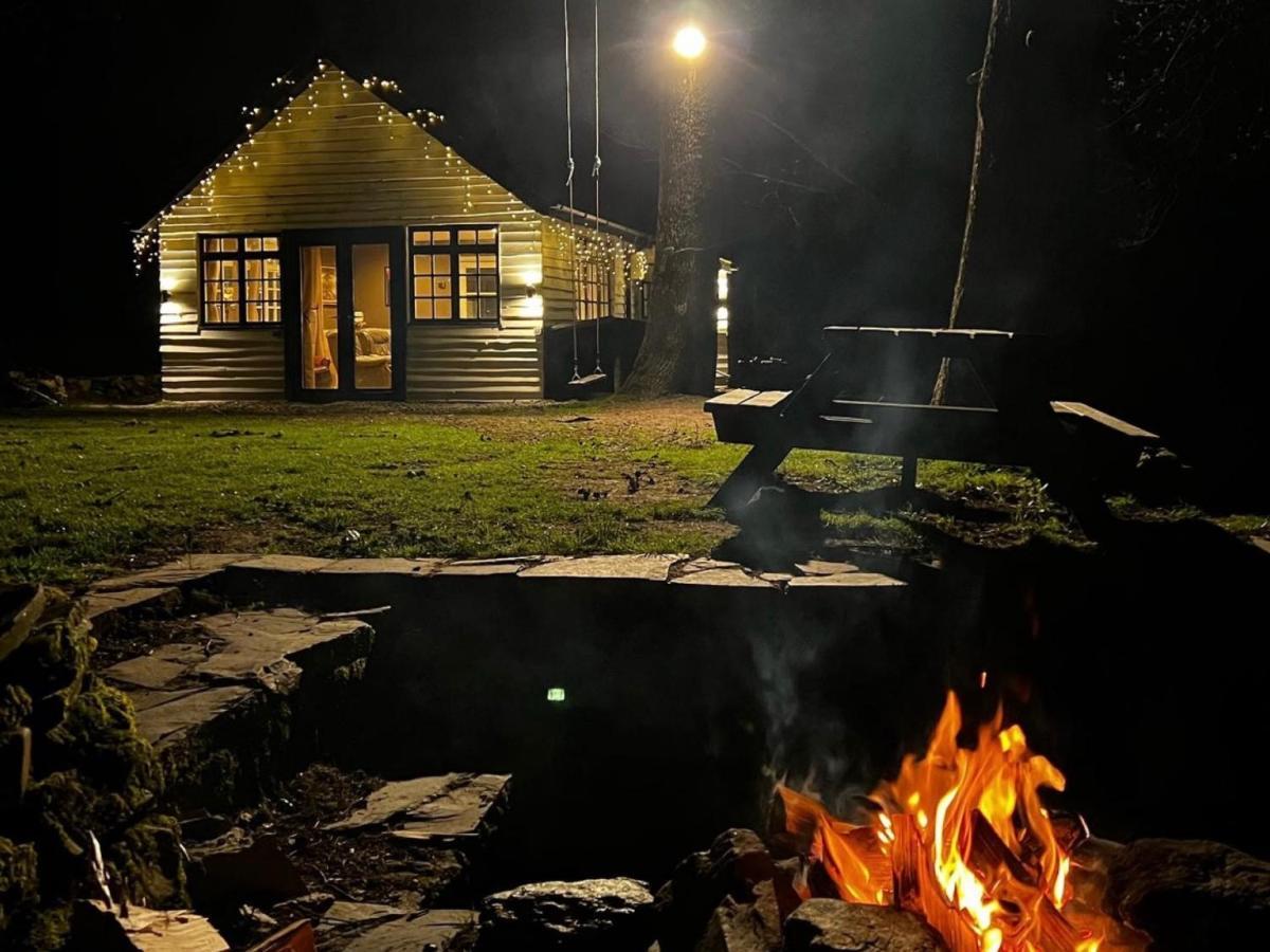 Cuckoo Cabin, Tyn Y Cwm Eglwys-Fach エクステリア 写真